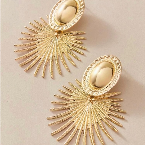 ✨2/$25✨Gold Sunbursts✨ - Picture 4 of 6